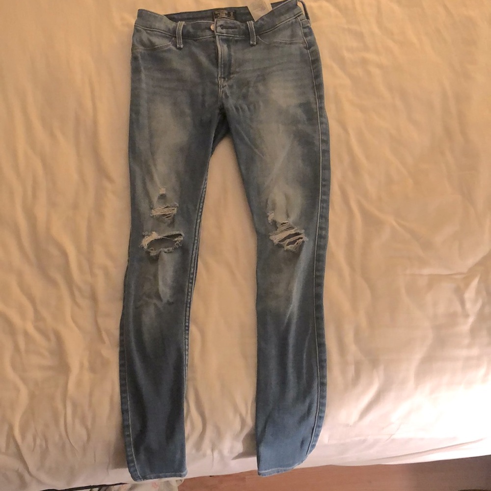 Ripped skinny jeans
